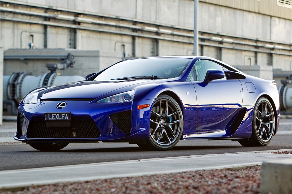 CONCESSIONÁRIOS DOS ESTADOS UNIDOS AINDA GUARDAM EM SEUS ESTOQUES 12 LEXUS LF-A NOVOS, foto 2