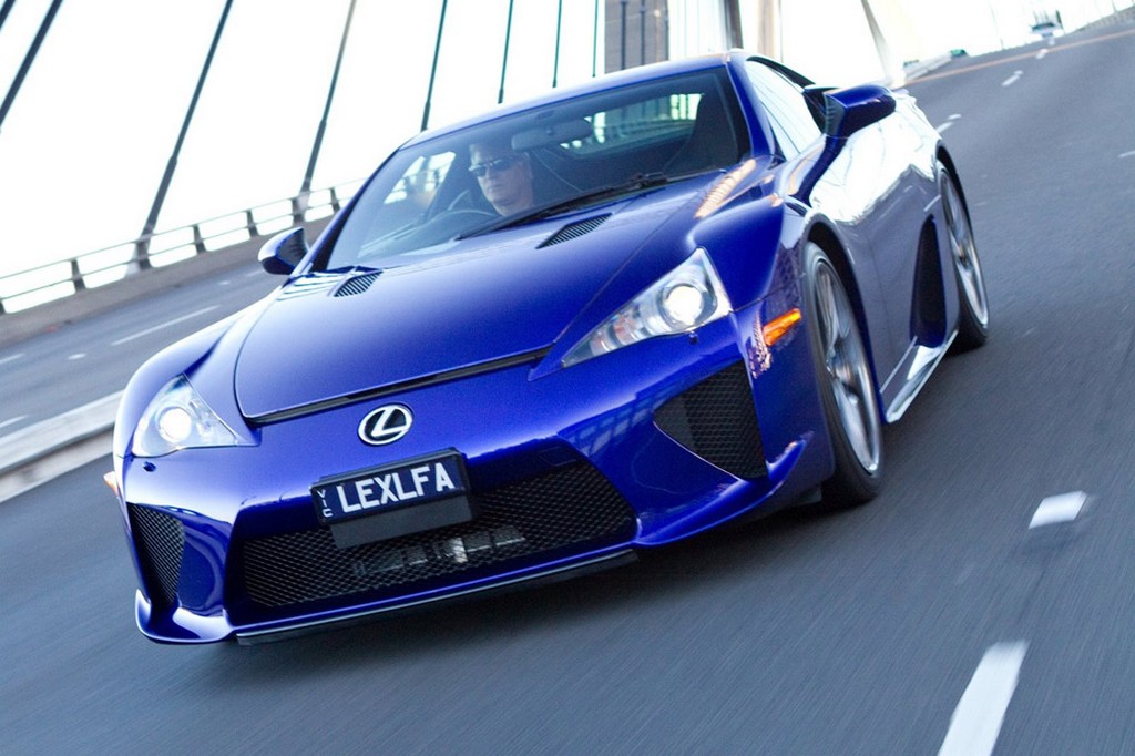 CONCESSIONÁRIOS DOS ESTADOS UNIDOS AINDA GUARDAM EM SEUS ESTOQUES 12 LEXUS LF-A NOVOS, foto 5