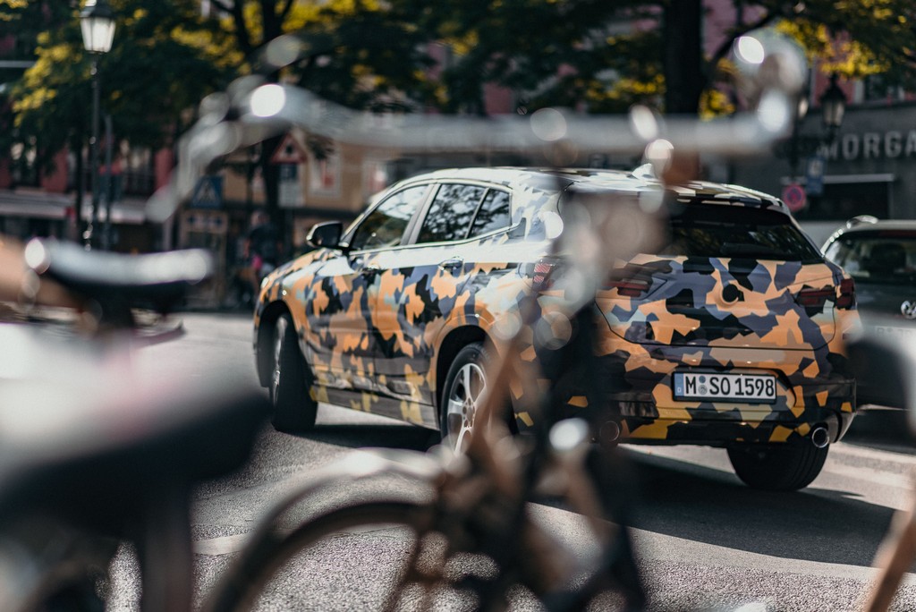 NOVO BMW X2 APARECE CAMUFLADO EM EXPEDIÇÃO NA ‘SELVA URBANA’, foto 15