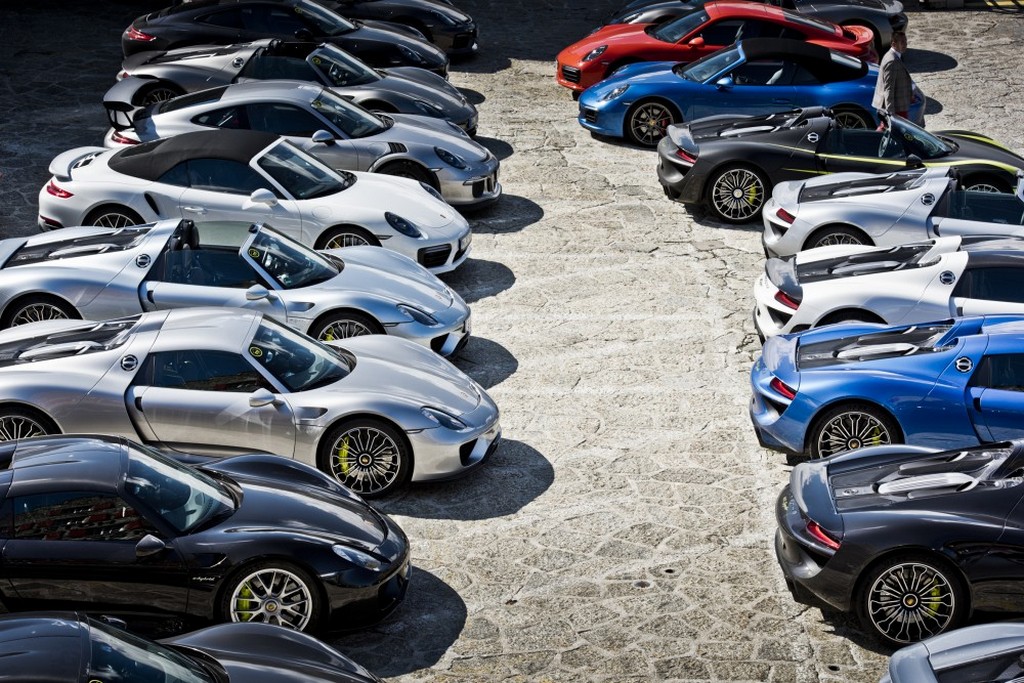 DEZENOVE PORSCHE 918 SPYDER CRUZAM OS ALPES EM CINCO DIAS, foto 7