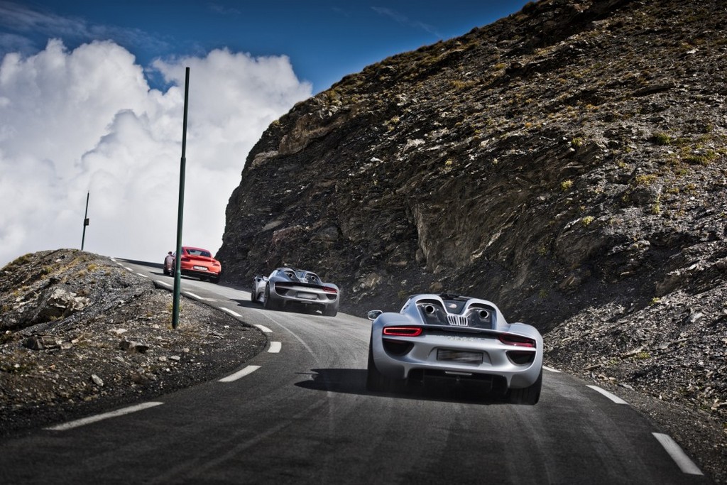 DEZENOVE PORSCHE 918 SPYDER CRUZAM OS ALPES EM CINCO DIAS, foto 12