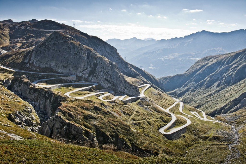 DEZENOVE PORSCHE 918 SPYDER CRUZAM OS ALPES EM CINCO DIAS, foto 16