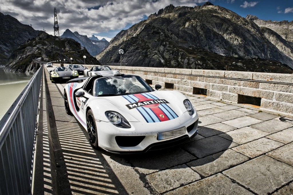 DEZENOVE PORSCHE 918 SPYDER CRUZAM OS ALPES EM CINCO DIAS, foto 19