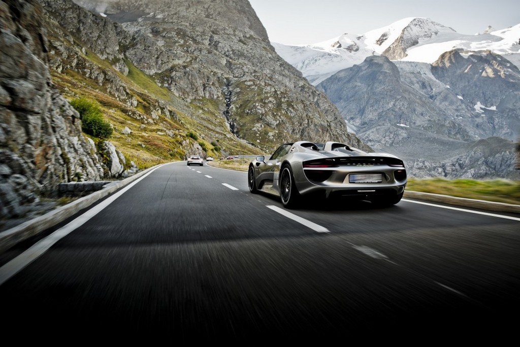 DEZENOVE PORSCHE 918 SPYDER CRUZAM OS ALPES EM CINCO DIAS, foto 27