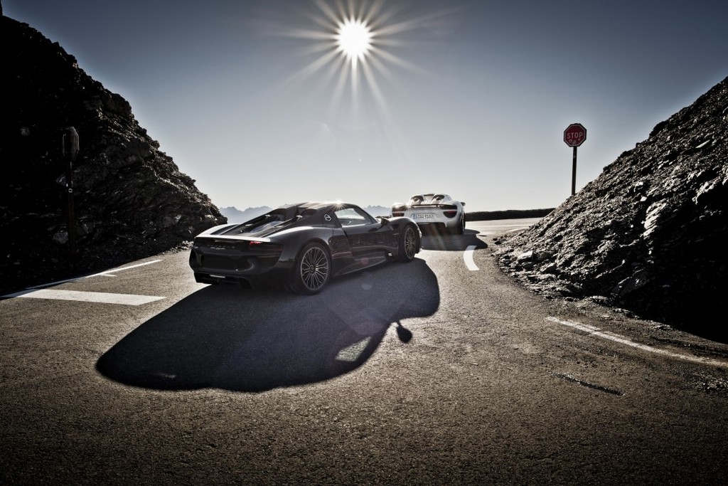 DEZENOVE PORSCHE 918 SPYDER CRUZAM OS ALPES EM CINCO DIAS, foto 33