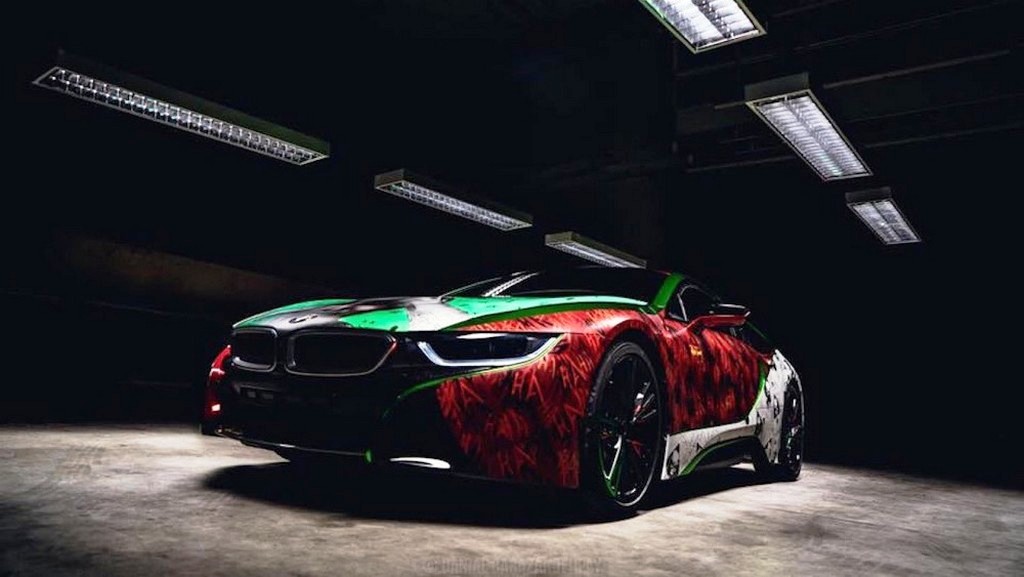 SURGE UM BMW i8 COM O EXTERIOR INSPIRADO NO ‘JOKER’, foto 2