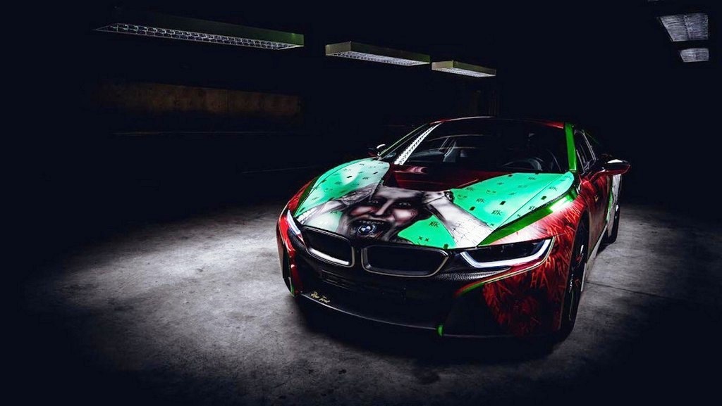 SURGE UM BMW i8 COM O EXTERIOR INSPIRADO NO ‘JOKER’, foto 5