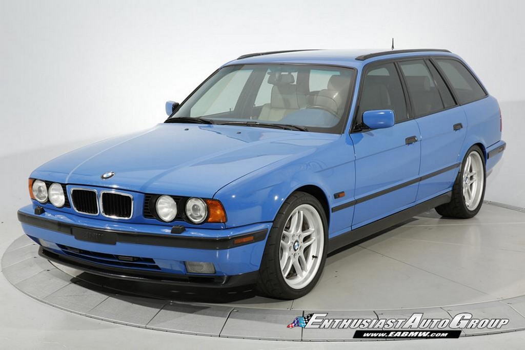 UM BMW M5 TOURING 1995 NA COR ‘SANTORINI BLUE’ ESTÁ À VENDA NOS ESTADOS UNIDOS, foto 2