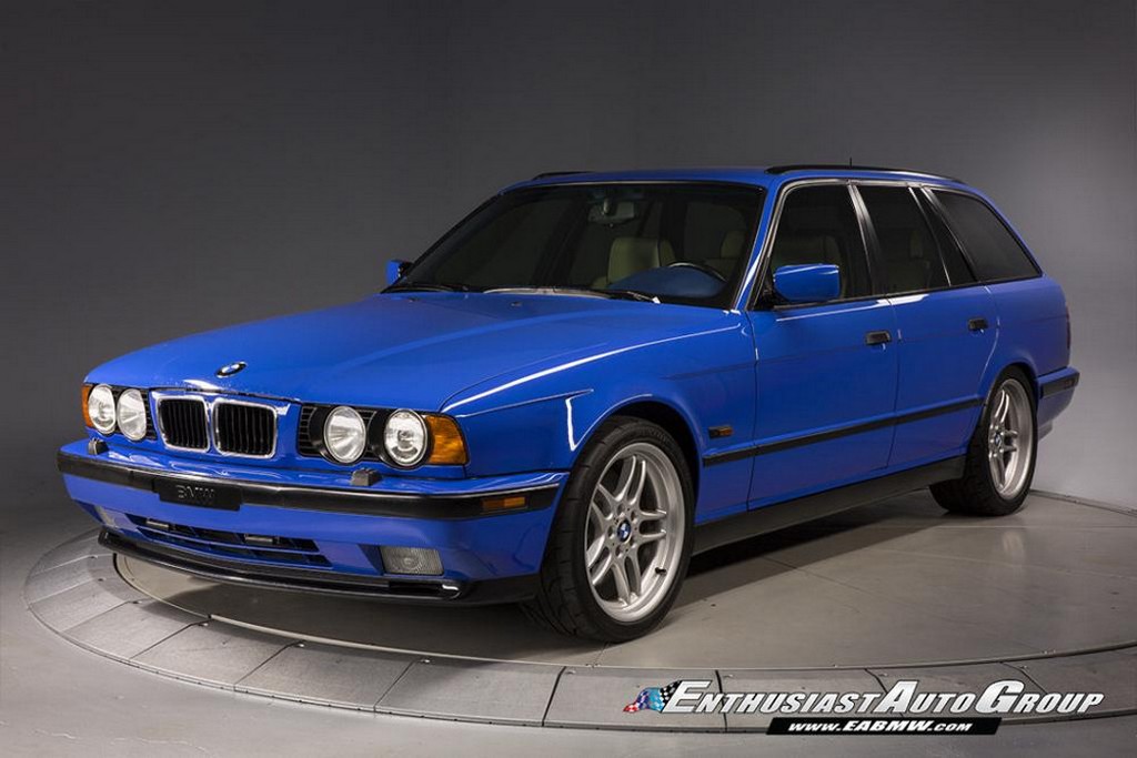 UM BMW M5 TOURING 1995 NA COR ‘SANTORINI BLUE’ ESTÁ À VENDA NOS ESTADOS UNIDOS, foto 19