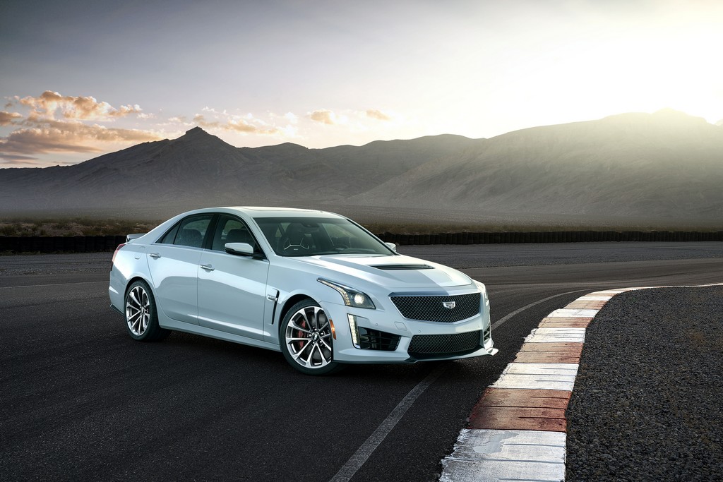 CADILLAC CTS-V GLACIER METALLIC EDITION: UMA EDIÇÃO LIMITADA PARA CELEBRAR OS 115 ANOS DA MARCA, foto 1