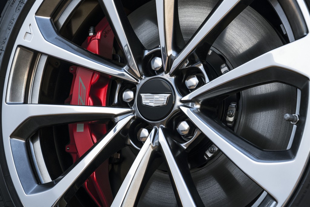 CADILLAC CTS-V GLACIER METALLIC EDITION: UMA EDIÇÃO LIMITADA PARA CELEBRAR OS 115 ANOS DA MARCA, foto 2