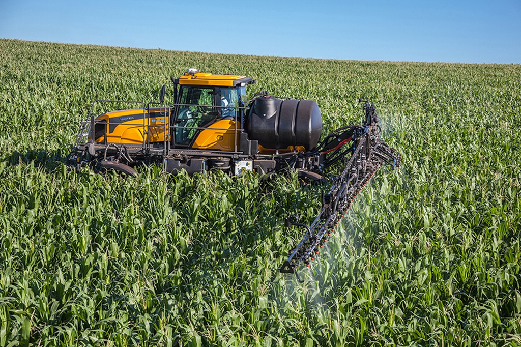 VALTRA LEVA PULVERIZADOR BS3120H HiTECH PARA O PÚBLICO DA EXPOINTER 2017, foto 5