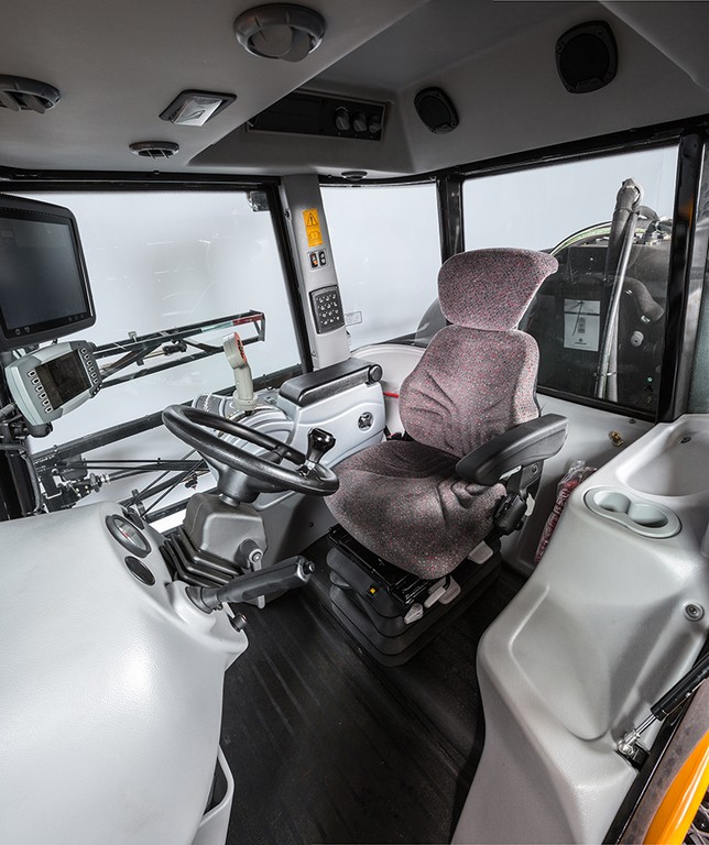 VALTRA LEVA PULVERIZADOR BS3120H HiTECH PARA O PÚBLICO DA EXPOINTER 2017, foto 10