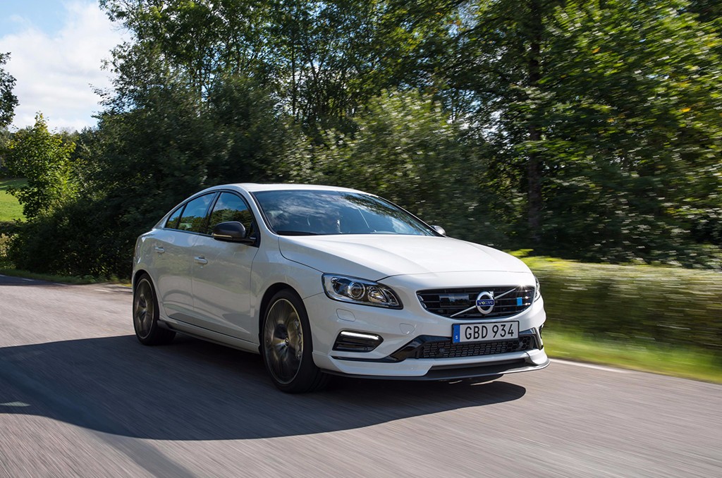 NOVOS VOLVO S60 E V60 POLESTAR RECEBEM ELEMENTOS DE FIBRA DE CARBONO, foto 2