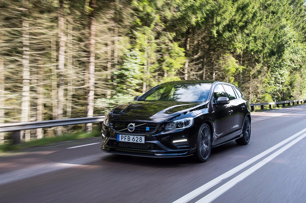 NOVOS VOLVO S60 E V60 POLESTAR RECEBEM ELEMENTOS DE FIBRA DE CARBONO, foto 5