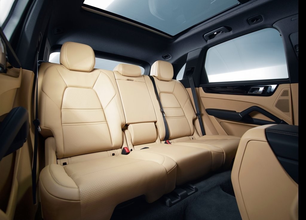 PORSCHE REVELOU HOJE EM STUTTGART O NOVO CAYENNE 2018, foto 23