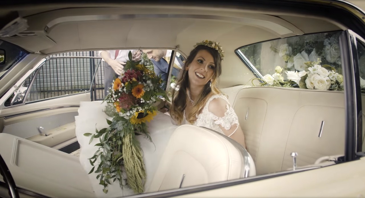 ‘CARRO DA NOIVA’ DO SONHO: CASAIS REALIZAM DESEJO DE CASAR EM UM FORD MUSTANG, foto 2