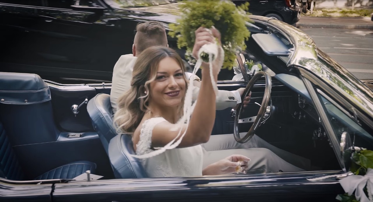 ‘CARRO DA NOIVA’ DO SONHO: CASAIS REALIZAM DESEJO DE CASAR EM UM FORD MUSTANG, foto 4