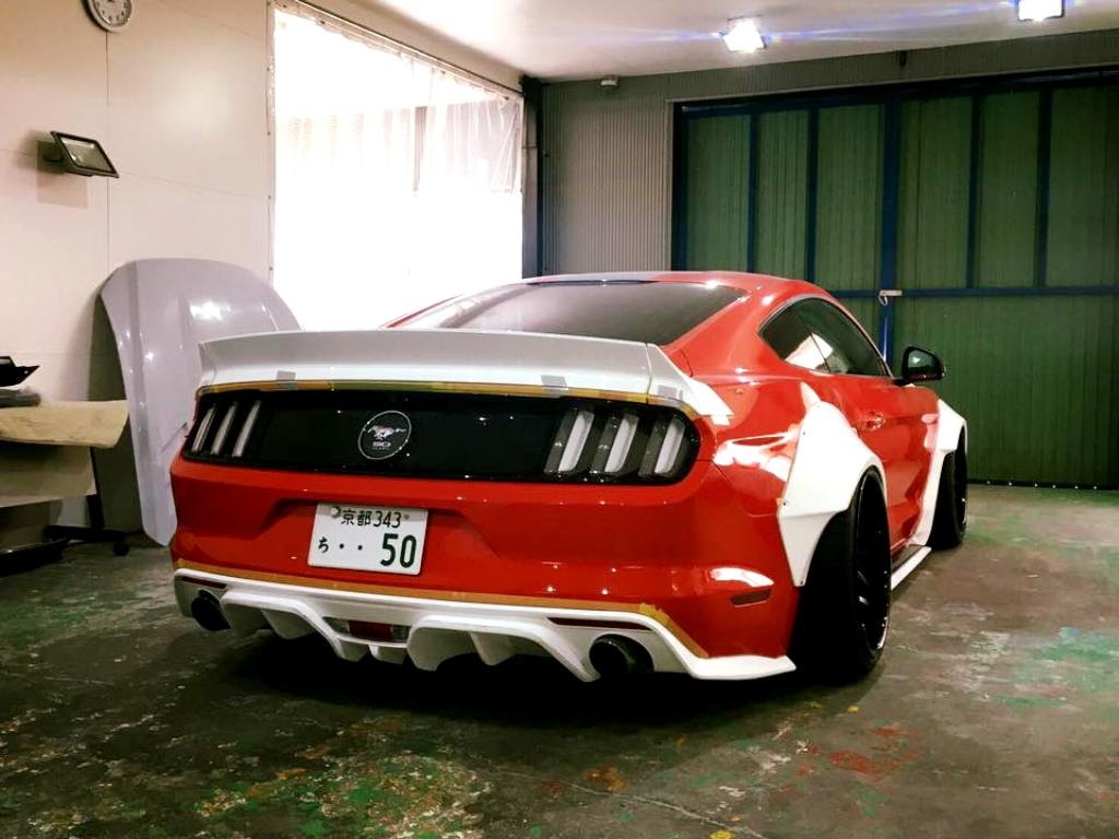 LIBERTY WALK ESTÁ PREPARANDO UM FORD MUSTANG COM SEU ESTILO CARACTERÍSTICO, foto 2
