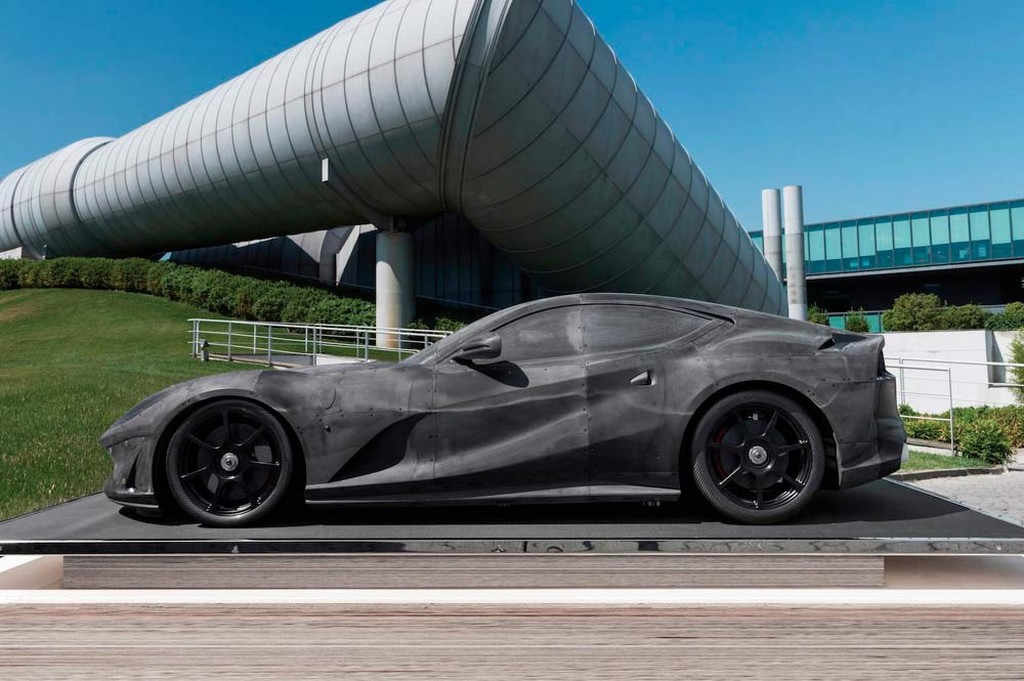 MAQUETE EM ESCALA DO FERRARI F812 SUPERFAST UTILIZADA NO TÚNEL DE VENTO SERÁ LEILOADA, foto 1