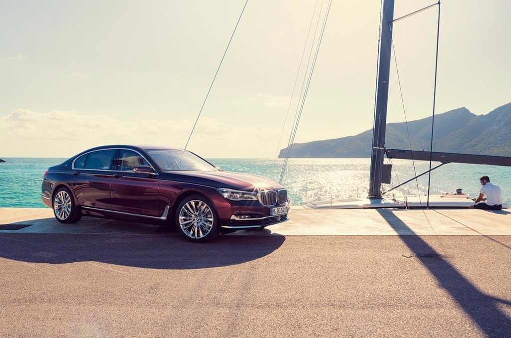 BMW M760Li xDRIVE V12 EXCELLENCE INSPIRADO NO MUNDO NÁUTICO, foto 1