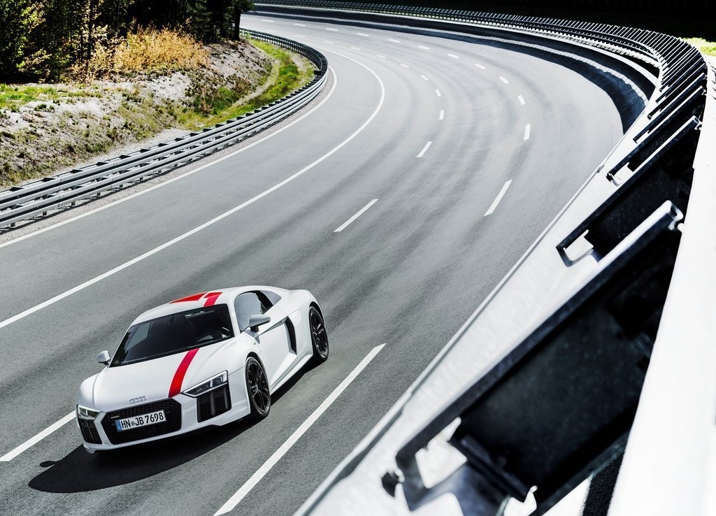 AUDI R8 V10 RWS CHEGA A FRANKFURT: DINÂMICA PURA DE DIREÇÃO, foto 10