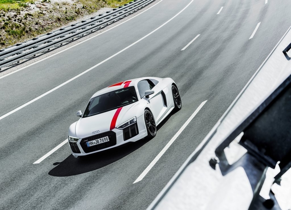 AUDI R8 V10 RWS CHEGA A FRANKFURT: DINÂMICA PURA DE DIREÇÃO, foto 11
