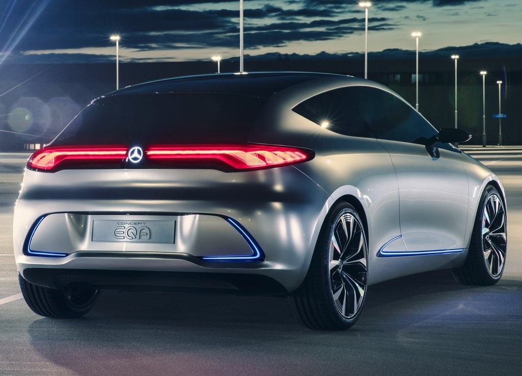 MERCEDES-BENZ EQA CONCEPT MOSTRADO EM FRANKFURT COM 272 CV, foto 8