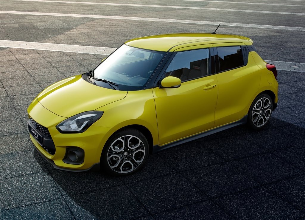 SUZUKI SWIFT SPORT 2018 CHEGA COM MOTOR DE 140 CV E UM PESO ABAIXO DE UMA TONELADA, foto 1