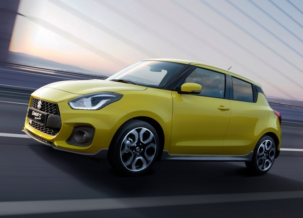 SUZUKI SWIFT SPORT 2018 CHEGA COM MOTOR DE 140 CV E UM PESO ABAIXO DE UMA TONELADA, foto 3