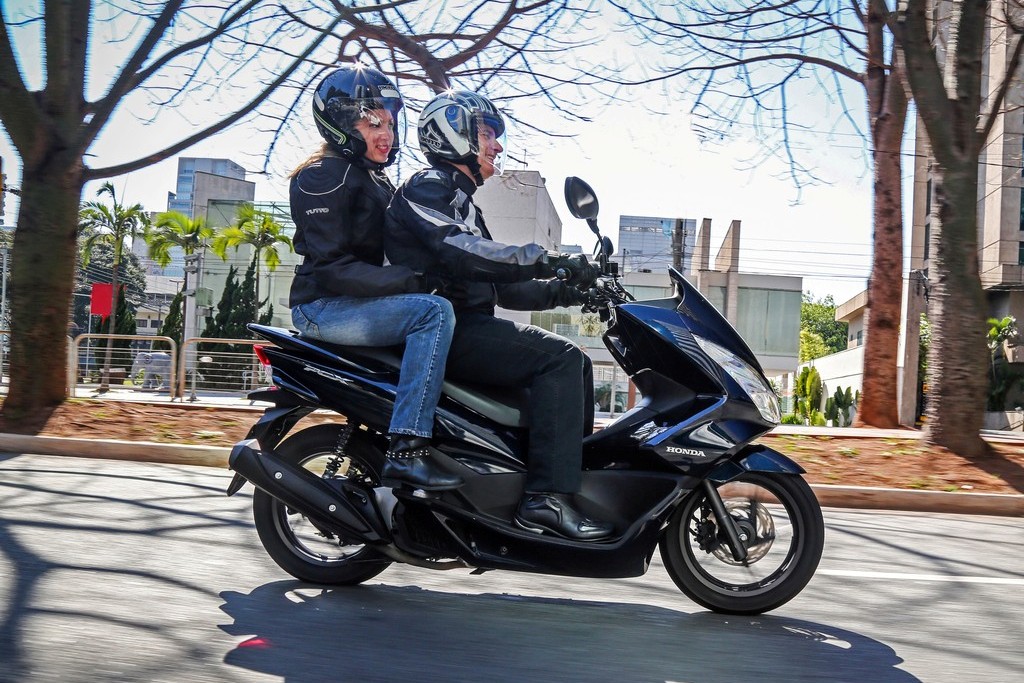LÍDER DE MERCADO, HONDA PCX 2018 CHEGA EM NOVAS CORES, foto 2