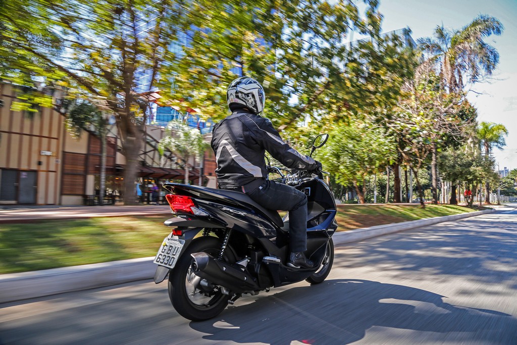 LÍDER DE MERCADO, HONDA PCX 2018 CHEGA EM NOVAS CORES, foto 5