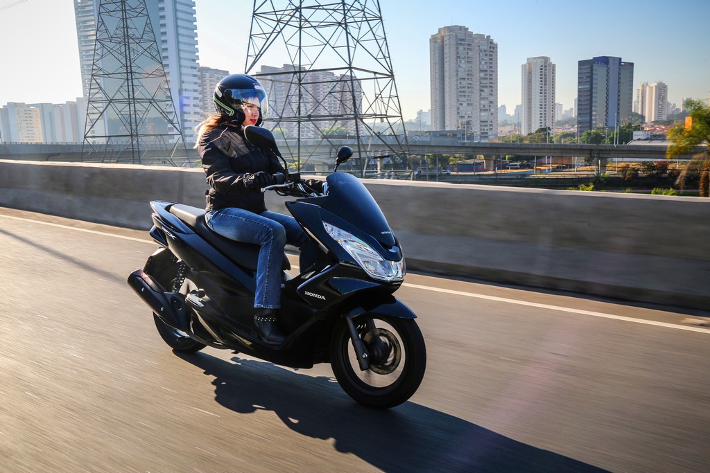 LÍDER DE MERCADO, HONDA PCX 2018 CHEGA EM NOVAS CORES, foto 12