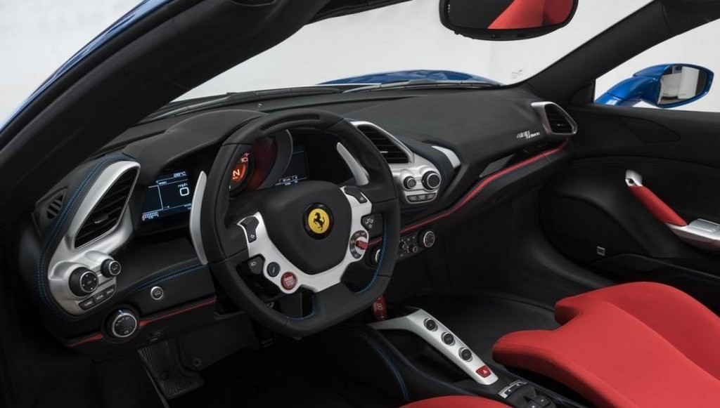 FERRARI F488 SPIDER TAILOR MADE PRESTA UMA HOMENAGEM AOS 70 ANOS DA MARCA ITALIANA, foto 4