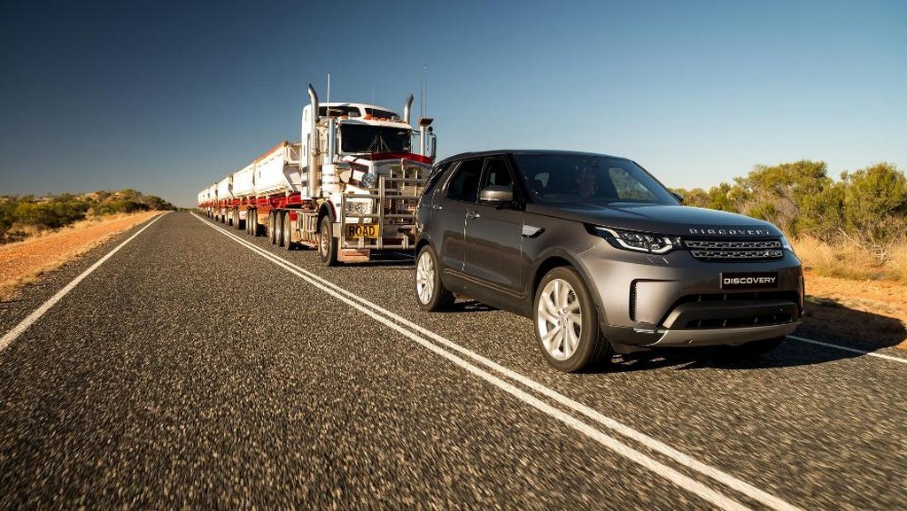 NOVO LAND ROVER DISCOVERY REBOCA UM CAMINHÃO DE 110 TONELADAS, foto 2