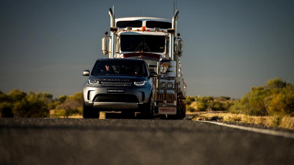 NOVO LAND ROVER DISCOVERY REBOCA UM CAMINHÃO DE 110 TONELADAS, foto 3
