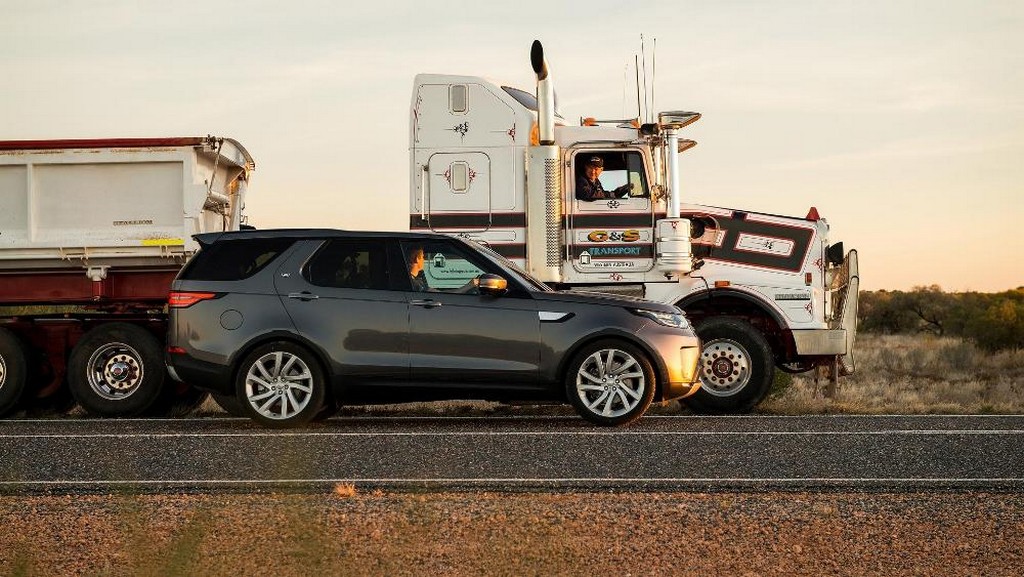 NOVO LAND ROVER DISCOVERY REBOCA UM CAMINHÃO DE 110 TONELADAS, foto 5