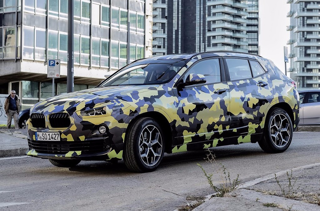 BMW X2 MOSTRA NOVA CAMUFLAGEM NA SEMANA DA MODA DE MILÃO, foto 1