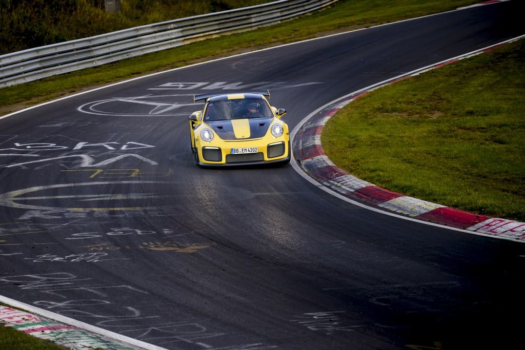 PORSCHE ESTABELECE RECORDE MUNDIAL NO CIRCUITO DE NORDSCHLEIFE EM NÜRBURGRING, foto 5