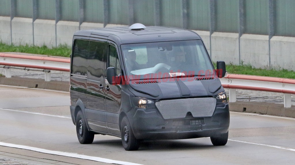 SURGE O PRIMEIRO ESBOÇO OFICIAL DO MERCEDES-BENZ SPRINTER 2018, foto 1