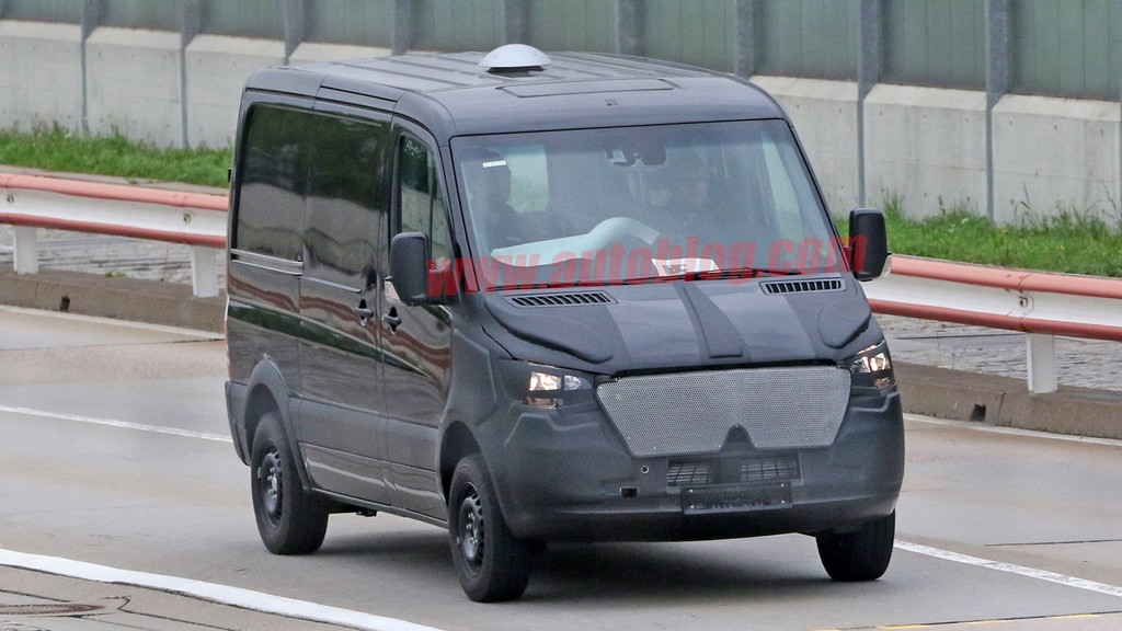 SURGE O PRIMEIRO ESBOÇO OFICIAL DO MERCEDES-BENZ SPRINTER 2018, foto 2