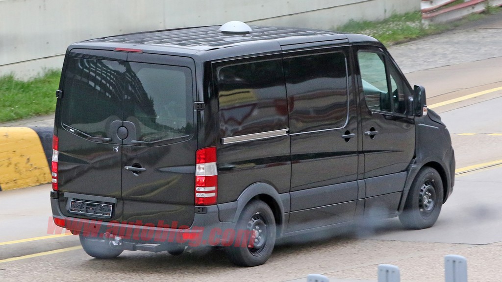 SURGE O PRIMEIRO ESBOÇO OFICIAL DO MERCEDES-BENZ SPRINTER 2018, foto 8