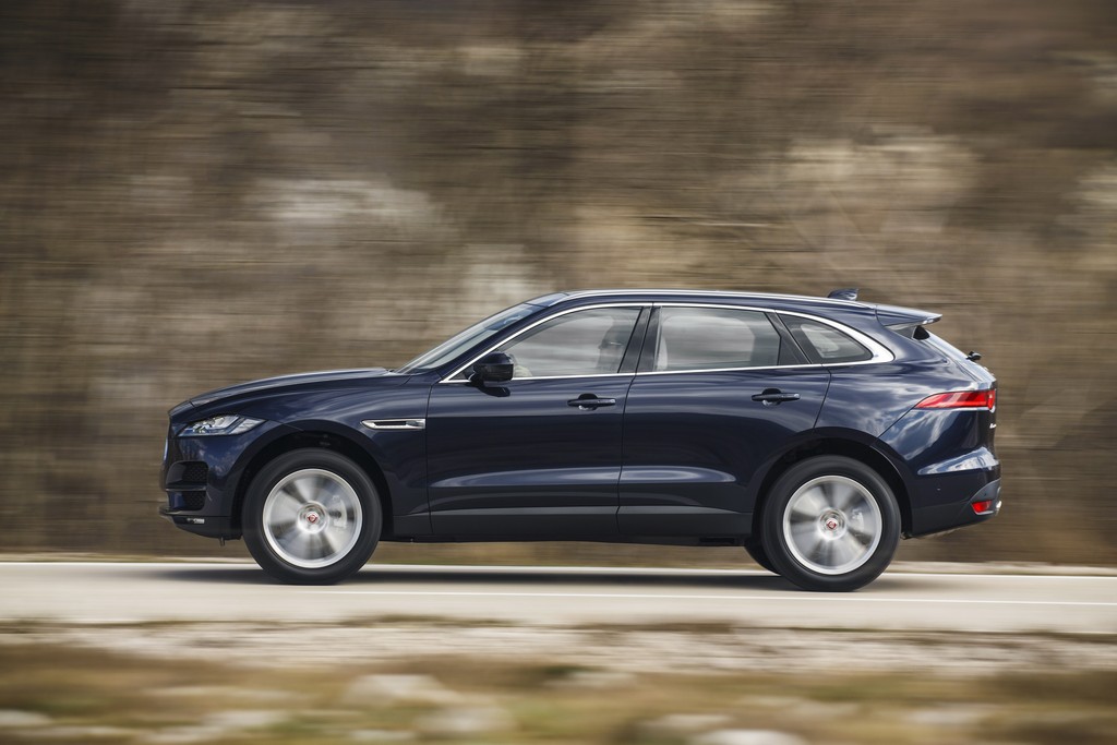 JAGUAR F-PACE CHEGA À VERSÃO 2018 COM NOVA OPÇÃO DE MOTOR 2.0 À GASOLINA, foto 2