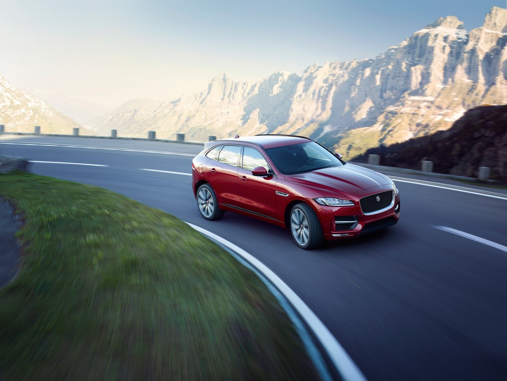 JAGUAR F-PACE CHEGA À VERSÃO 2018 COM NOVA OPÇÃO DE MOTOR 2.0 À GASOLINA, foto 4