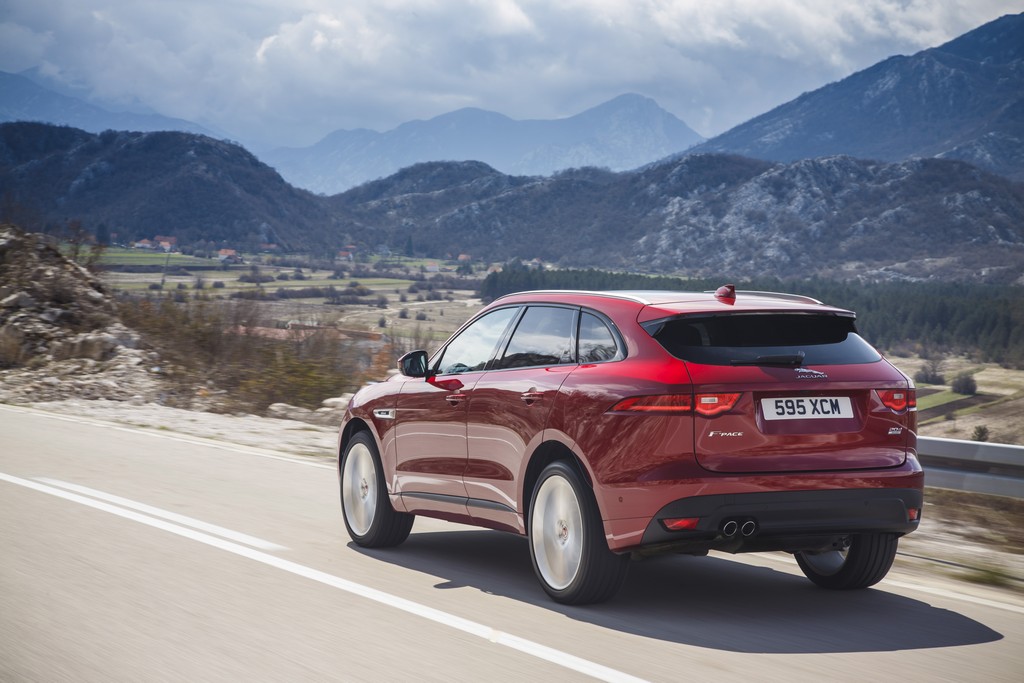 JAGUAR F-PACE CHEGA À VERSÃO 2018 COM NOVA OPÇÃO DE MOTOR 2.0 À GASOLINA, foto 5