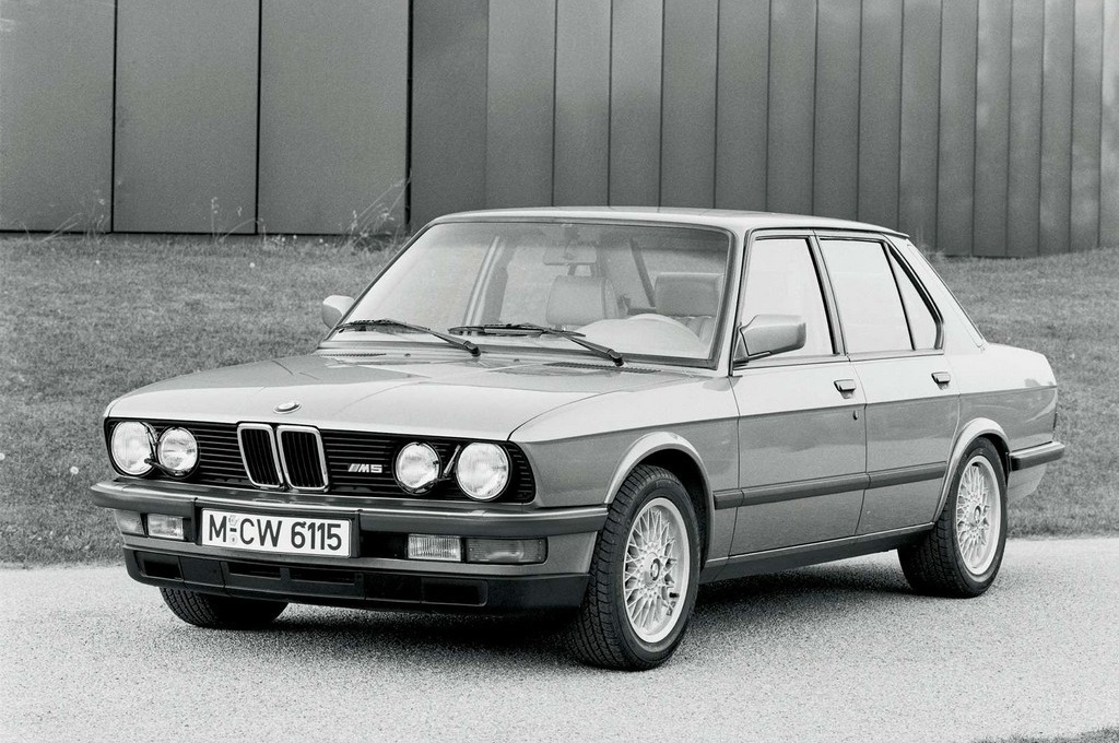 TODAS AS GERAÇÕES DO BMW M5, foto 1