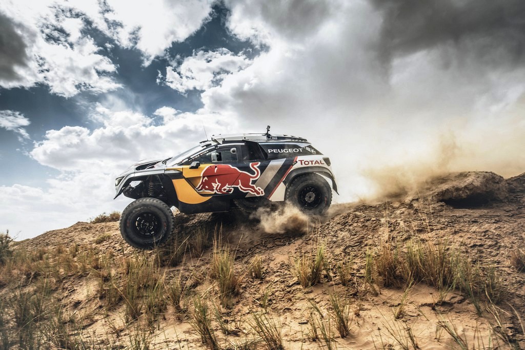 ‘DREAM TEAM’ PEUGEOT TOTAL FINALIZA TESTES E ESTÁ PRONTA PARA O 40º RALLY DAKAR EM 2018, foto 2