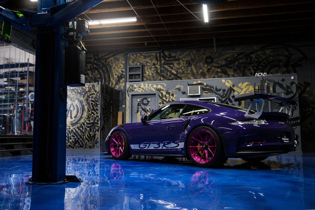 UM PORSCHE 911 GT3 RS PREPARADO PELA R1 MOTORSPORT E COM RODAS DA ADV.1 WHEELS NO SEMA SHOW 2017, foto 6