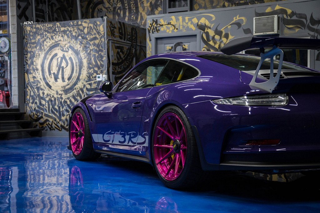 UM PORSCHE 911 GT3 RS PREPARADO PELA R1 MOTORSPORT E COM RODAS DA ADV.1 WHEELS NO SEMA SHOW 2017, foto 9