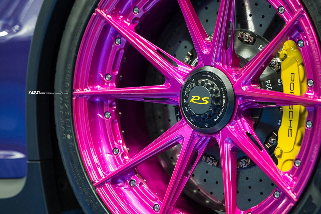 UM PORSCHE 911 GT3 RS PREPARADO PELA R1 MOTORSPORT E COM RODAS DA ADV.1 WHEELS NO SEMA SHOW 2017, foto 12